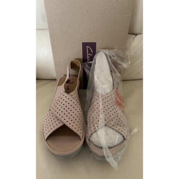 Clarks Women's Reedly Variel Wedge Heel Sandals - Picture 1 of 7